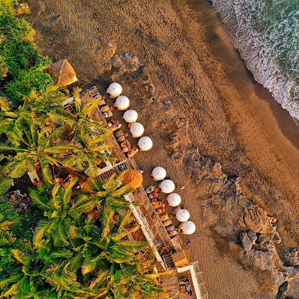 Indonesien Intense: From Sulawesi Locals to Bali Paradise